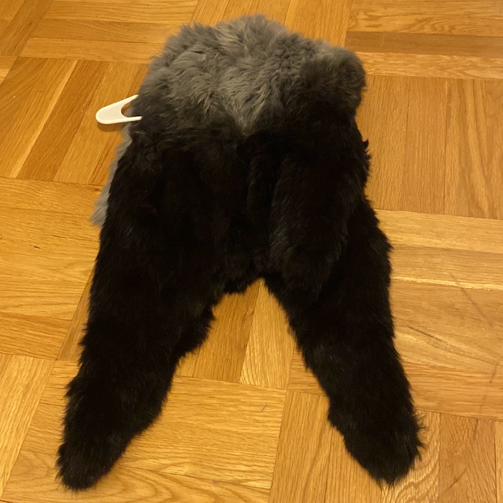 Love Token Rabbit Fur Vest - Picture 2 of 2